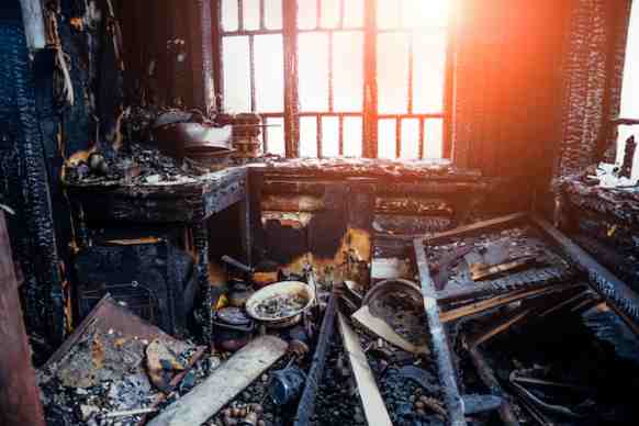 Smoke Damage Cleanup, smoke soot cleanup, Smoke Damage, Smoke Soot Cleaning, Smoke Odor Removal, Types of Smoke Damage